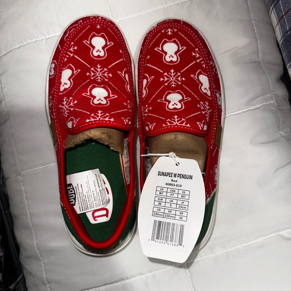 Sunapee Penguin Red Women's Shoes